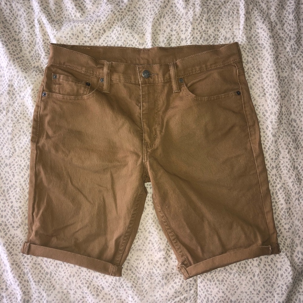 Cut-off Levi shorts